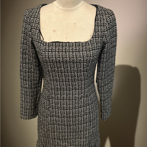 Christian Lacroix Dresses & Skirts - Christian Lacroix Women’s Size O (S) Monochrome Long Sleeve Tweed Dress